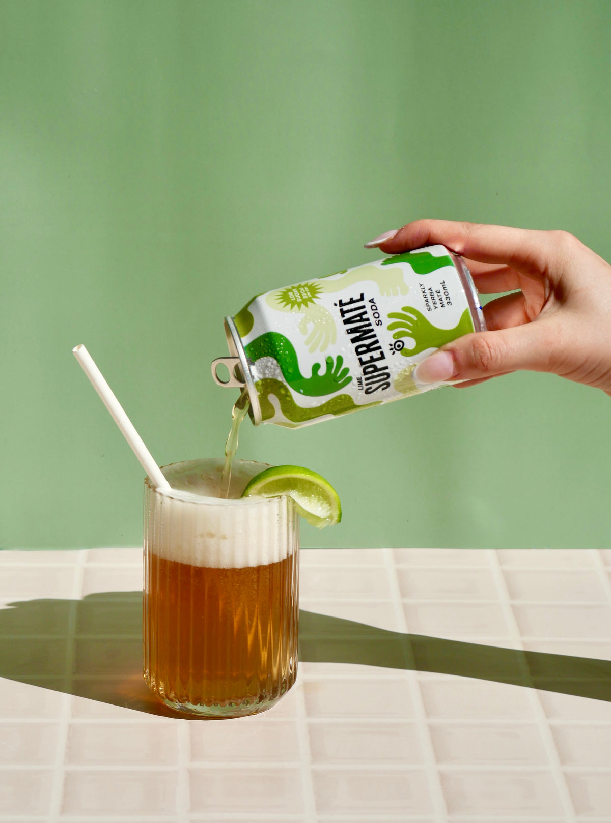 Yerba Maté Tea vs Energy Drinks: The Healthier Buzz
